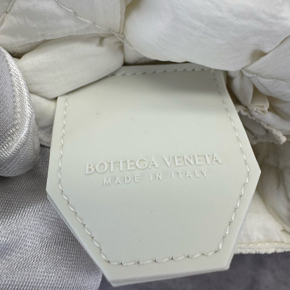 Authentic Bottega Veneta Tech Mini Small Padded Tech Cassette Shoulder Bag White - Picture 11 of 13